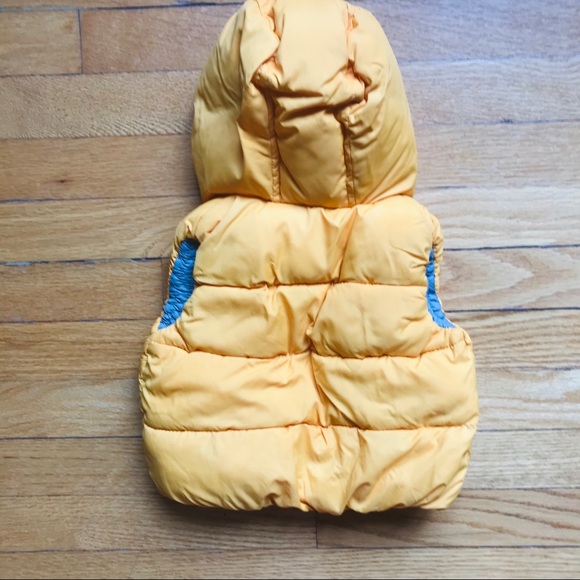 Baby Gap 0-6moth puffer vest - Picture 2 of 4